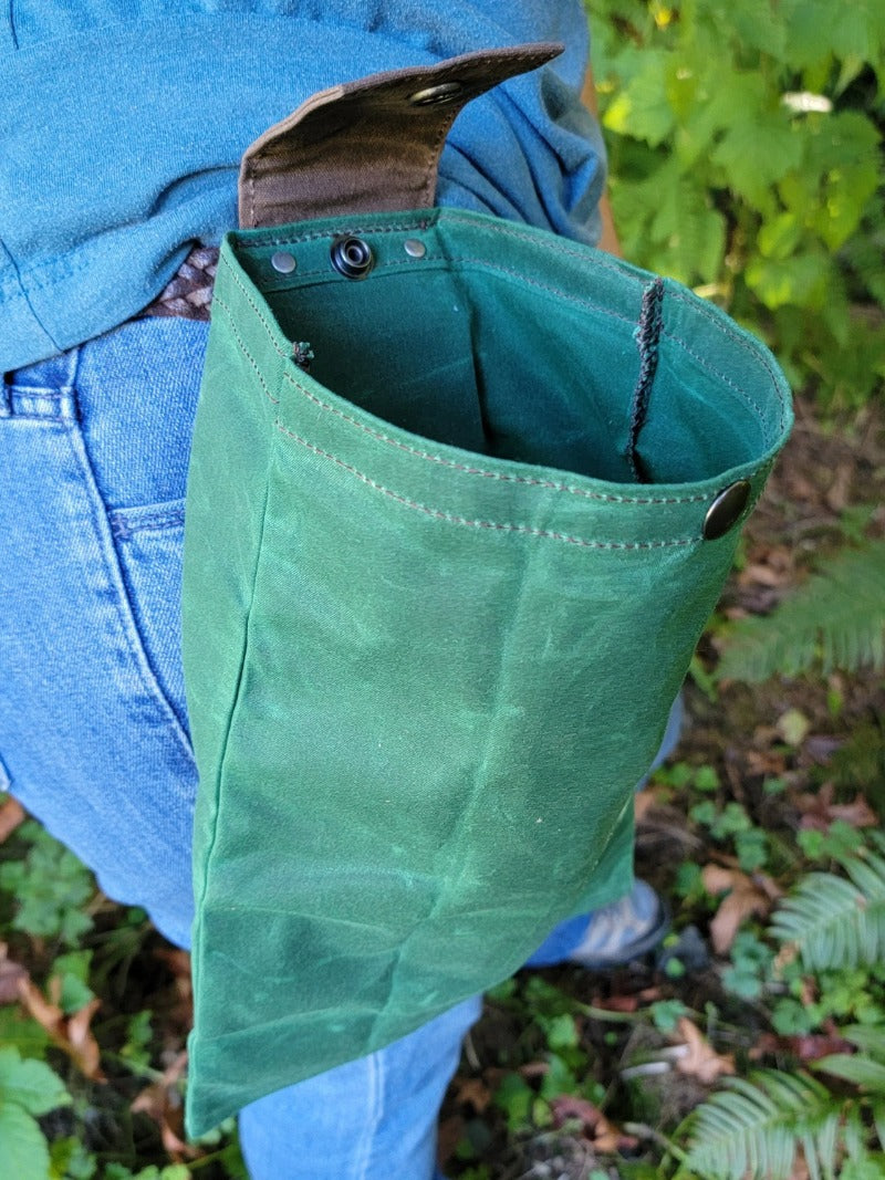 Waxed Canvas Folding Foraging Bag with Durable Design