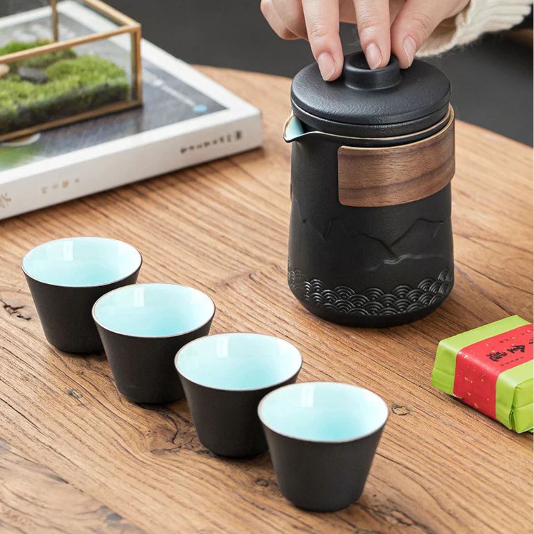 Mountain and Sea Travel Tea Set