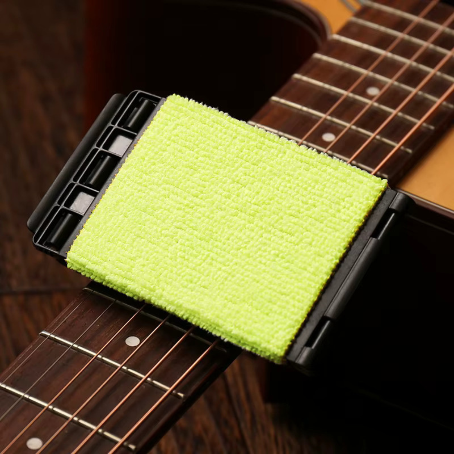 3-in-1 Guitar Fretboard & String Cleaning Tool