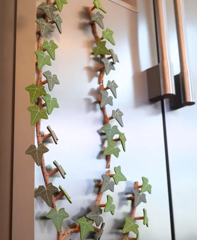 Ivy Fridge Magnet with Articulating Stems
