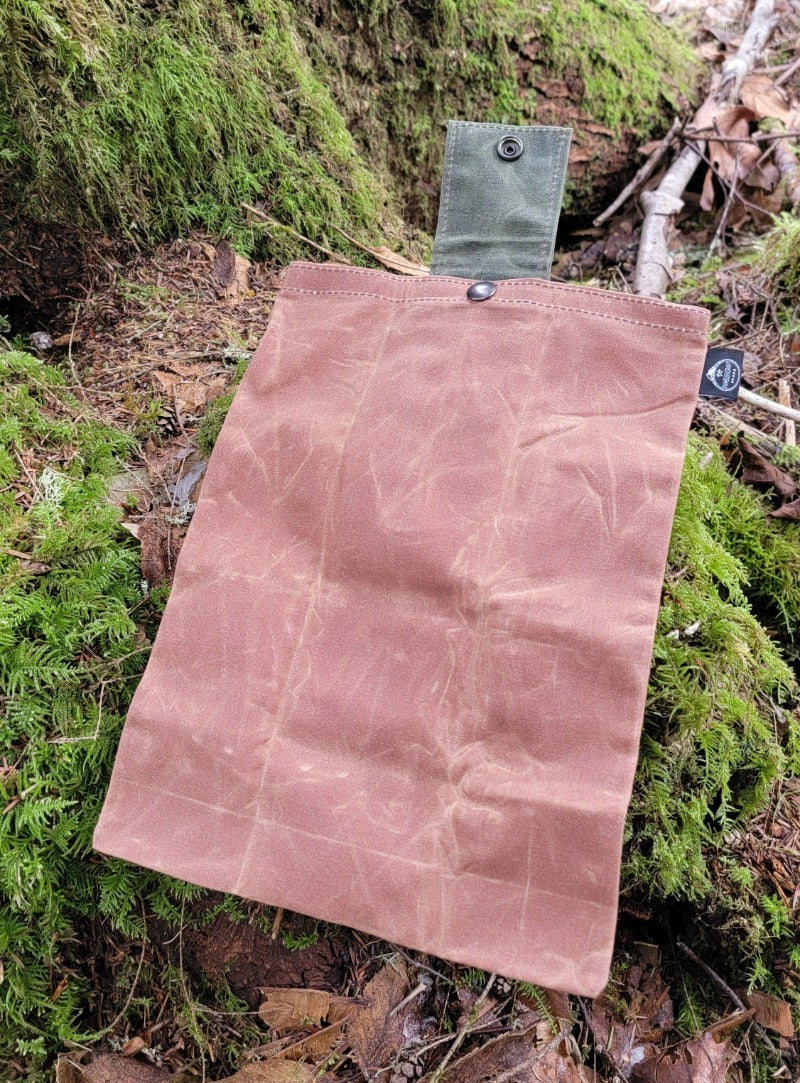 Waxed Canvas Folding Foraging Bag with Durable Design